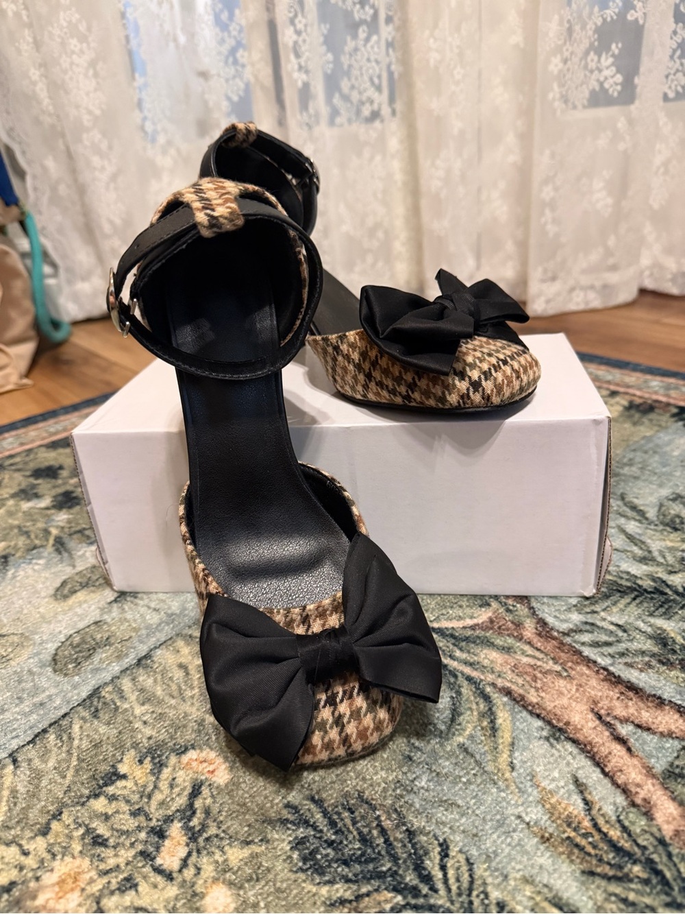 Houndstooth Block Heels with Bow, Size 7